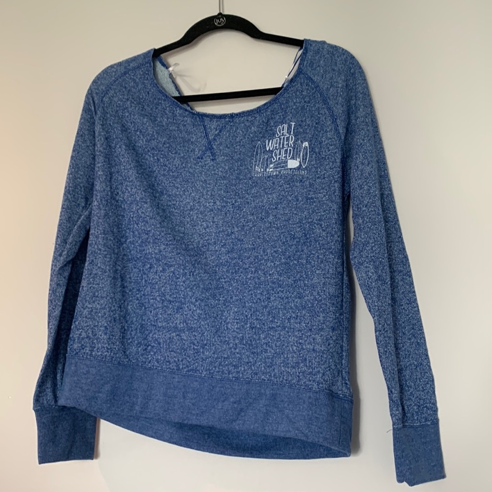Women’s large crop top, long sleeve, surf shop